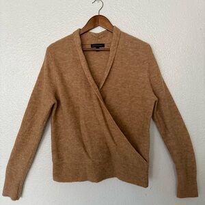 Banana Republic Camel V-Neck Wrap Sweater size M Women’s
